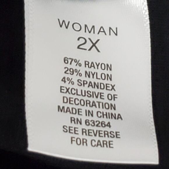 Roz & Ali Black with Embroidered Floral Pencil Skirt Back Slit 2X - Picture 6 of 7